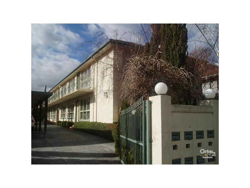 4/32 Madden Avenue, Carnegie VIC 3163