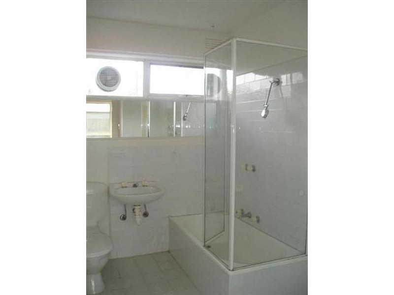 4/32 Madden Avenue, Carnegie VIC 3163