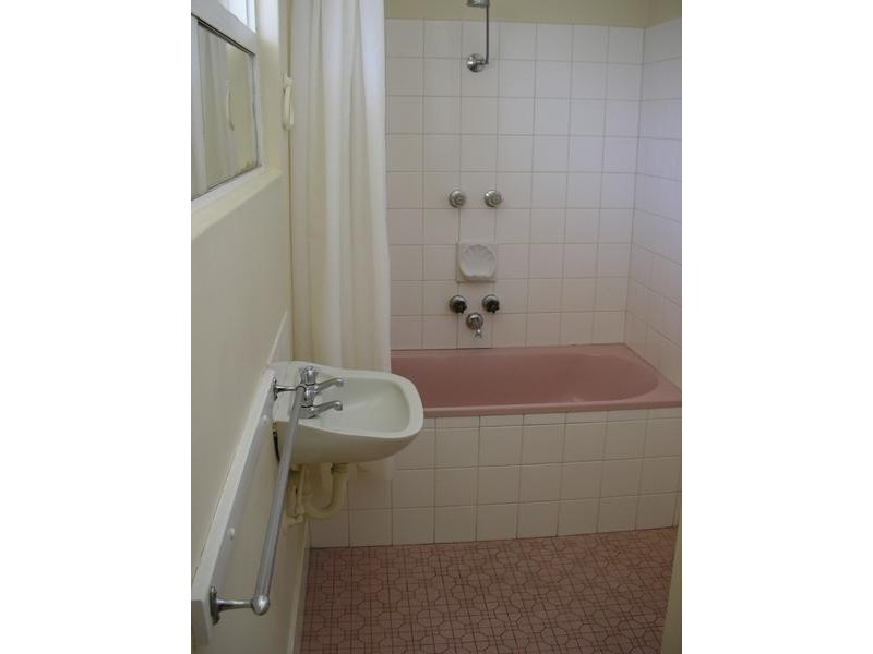 8/10 Rosstown Road, Carnegie VIC 3163