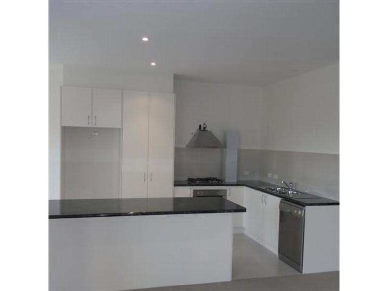 2/73 Waverley Road, Chadstone VIC 3148