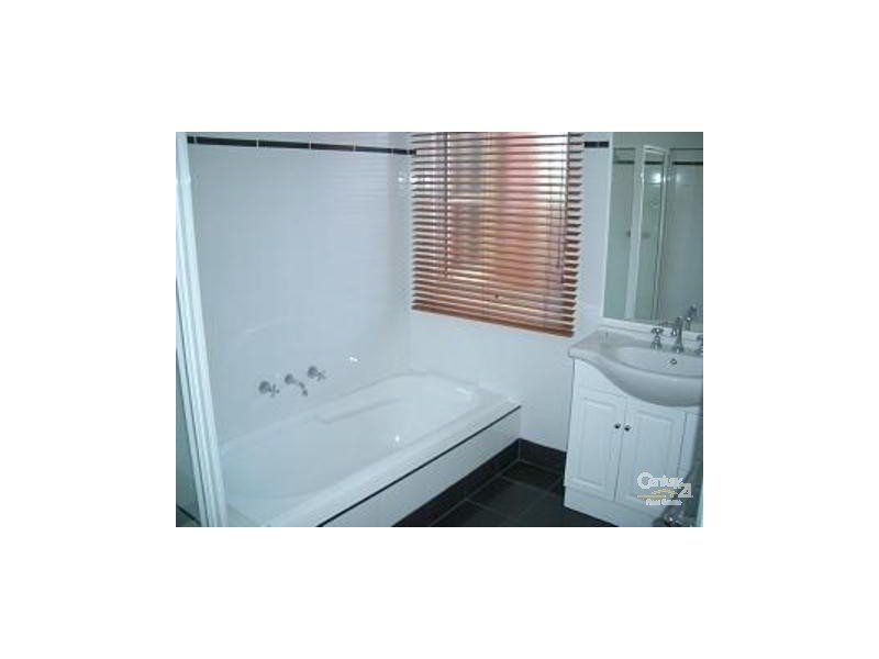 6B Yendon Road, Carnegie VIC 3163