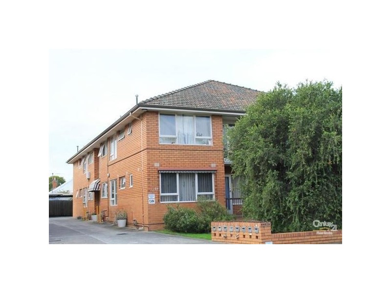 8/84 Coorigil Road, Carnegie VIC 3163