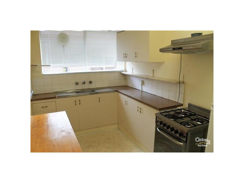 8/84 Coorigil Road, Carnegie VIC 3163