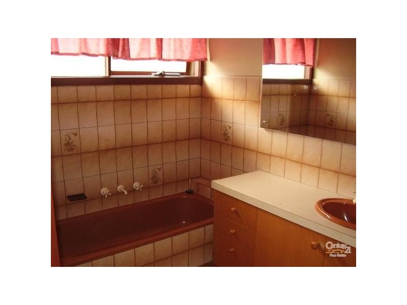 64 Oakpark Drive, Chadstone VIC 3148