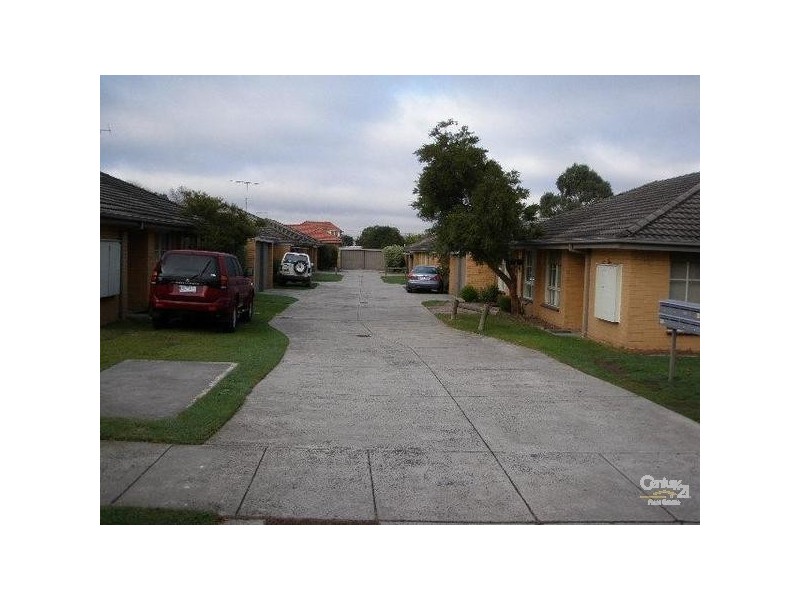 2/7 Gnarwyn Road, Carnegie VIC 3163