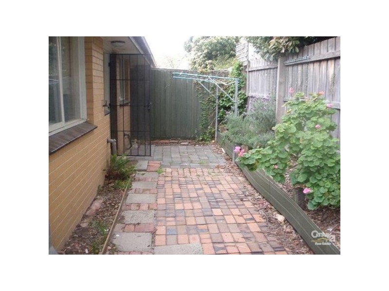 2/7 Gnarwyn Road, Carnegie VIC 3163