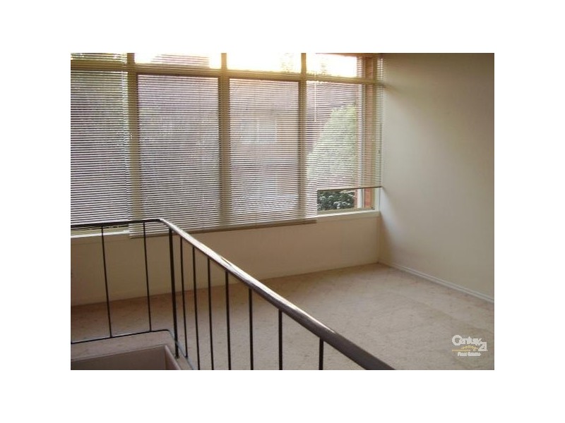 11/375 Neerim Road, Carnegie VIC 3163