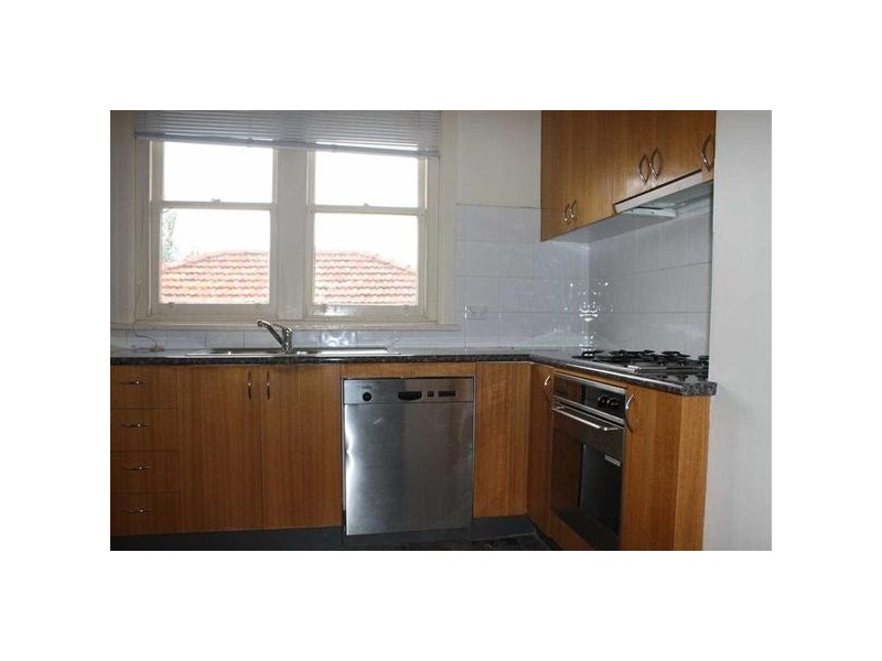 2/17  Hennessy Avenue, Elwood VIC 3184