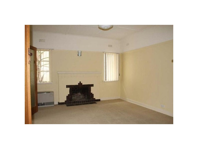 2/17  Hennessy Avenue, Elwood VIC 3184