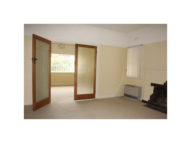 2/17  Hennessy Avenue, Elwood VIC 3184