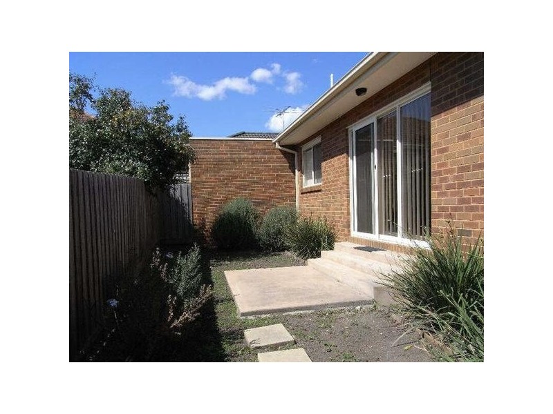 2/103  Station Street, Burwood VIC 3125