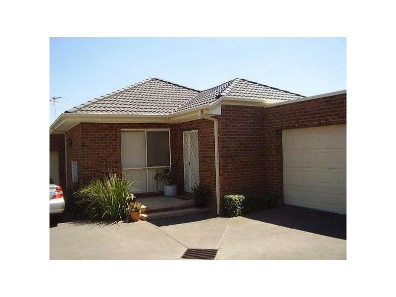 2/103  Station Street, Burwood VIC 3125