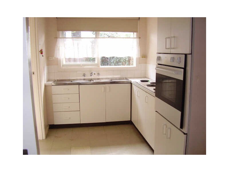 13/7  Gnarwyn Road, Carnegie VIC 3163