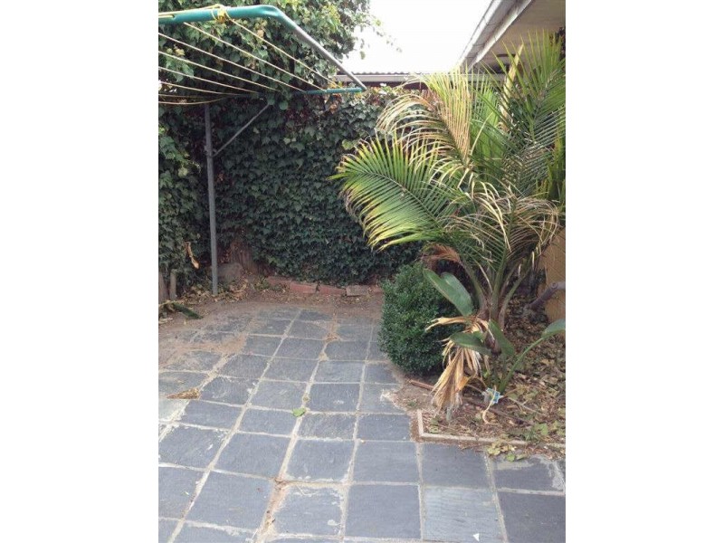 13/7  Gnarwyn Road, Carnegie VIC 3163