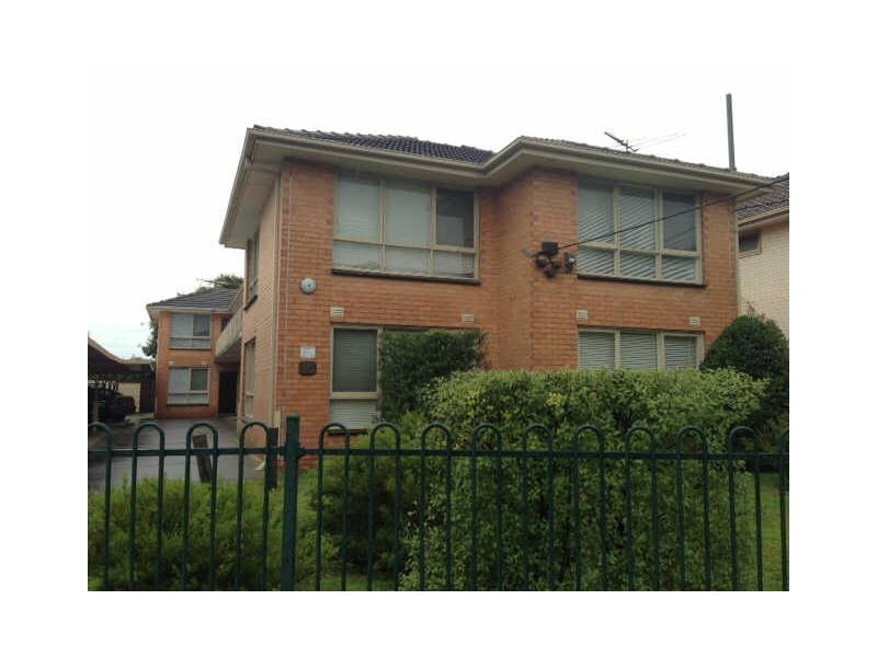 8/10  Rosstown Road, Carnegie VIC 3163