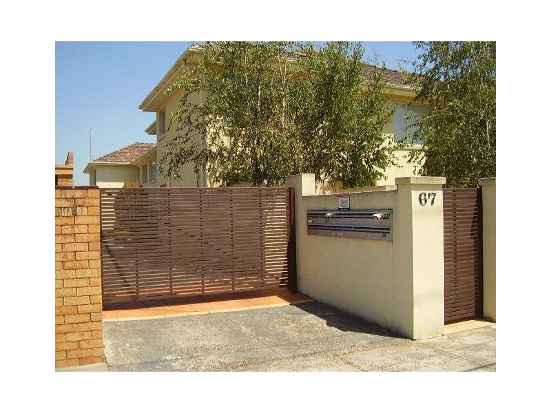 6/67  Coorigil Road, Carnegie VIC 3163