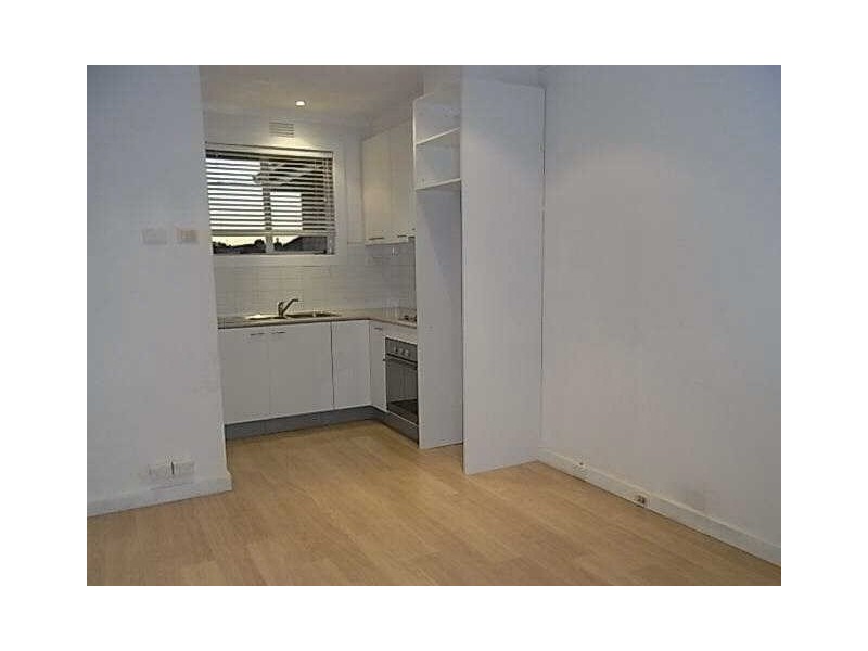 11/38  Woornack Road, Carnegie VIC 3163