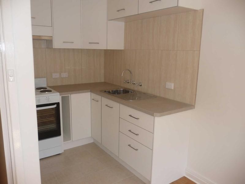 4/4  ORMOND ROAD, Ormond VIC 3204