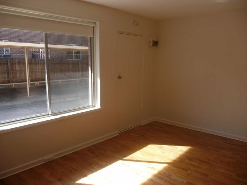 4/4  ORMOND ROAD, Ormond VIC 3204