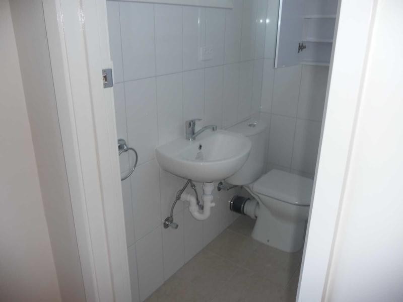 4/4  ORMOND ROAD, Ormond VIC 3204