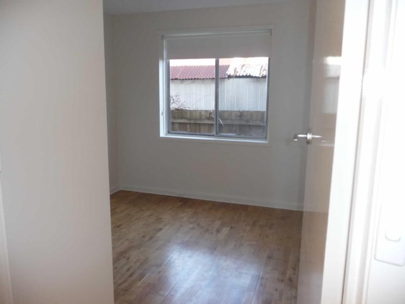 4/4  ORMOND ROAD, Ormond VIC 3204