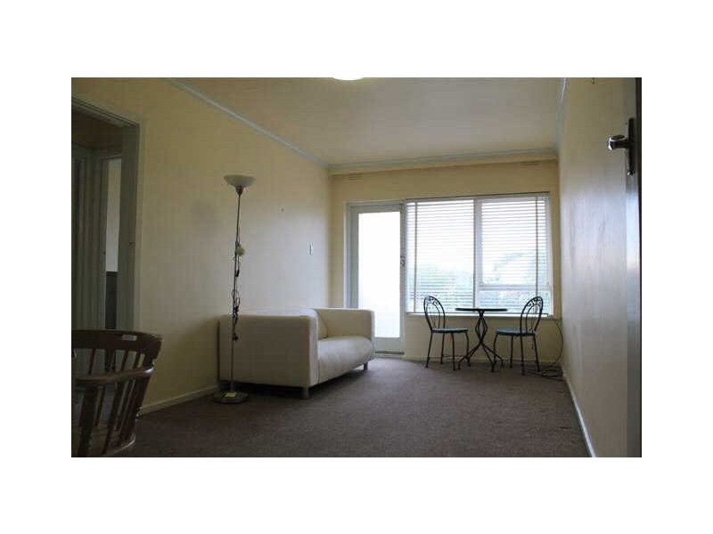 8/84  Coorigil Road, Carnegie VIC 3163