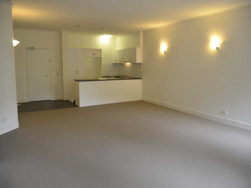 8/2  MacArthur Road, Parkville VIC 3052