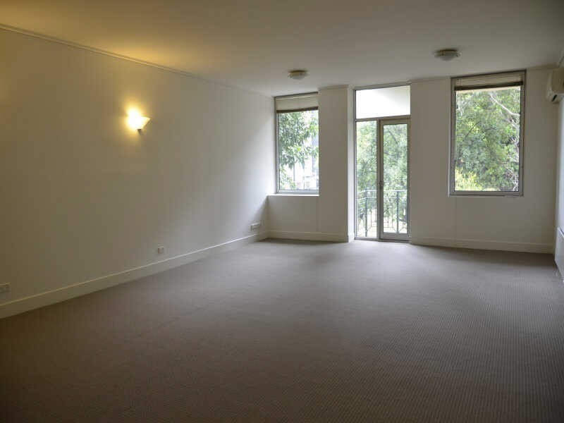 8/2  MacArthur Road, Parkville VIC 3052