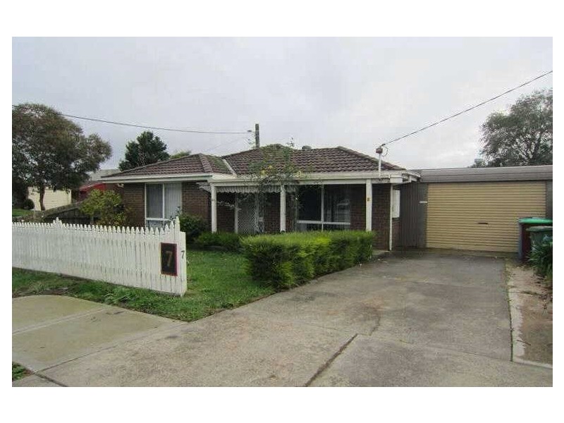 7 Elcan Avenue, Cranbourne West VIC 3977