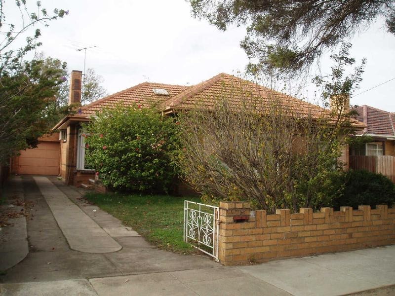 220A  Tucker Road,, Mckinnon VIC 3204