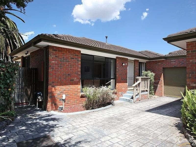 2/5  Woornack Road, Carnegie VIC 3163