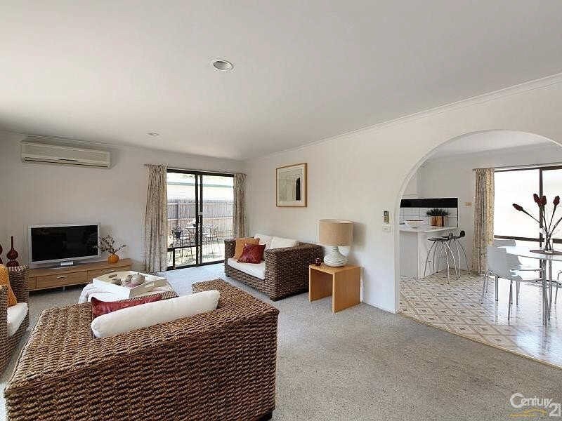 2/5  Woornack Road, Carnegie VIC 3163