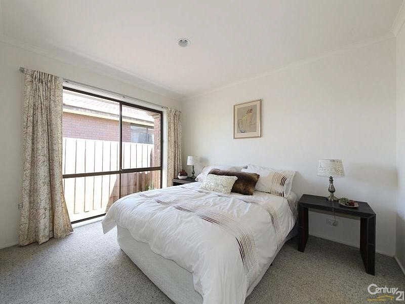 2/5  Woornack Road, Carnegie VIC 3163