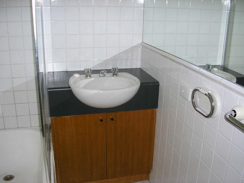 4/13  Holloway Street,, Ormond VIC 3204