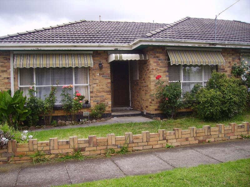 4  WINDSOR AVENUE, Mckinnon VIC 3204