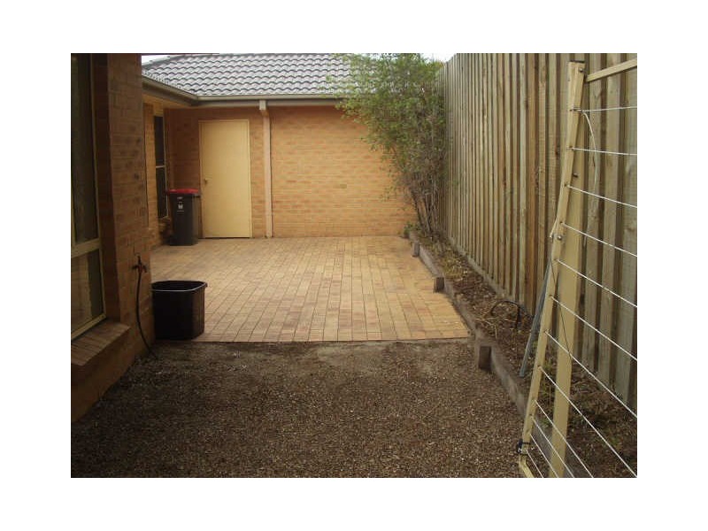 30 Federation Walk, Hughesdale VIC 3166