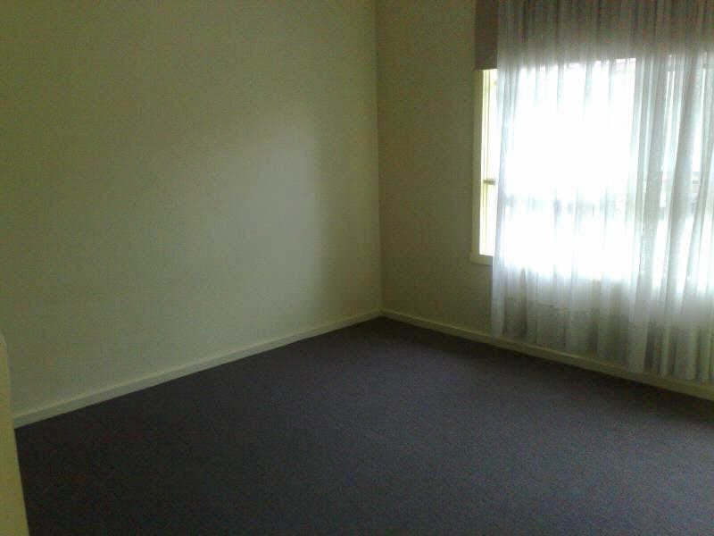 4/28  Coorigil Road, Carnegie VIC 3163
