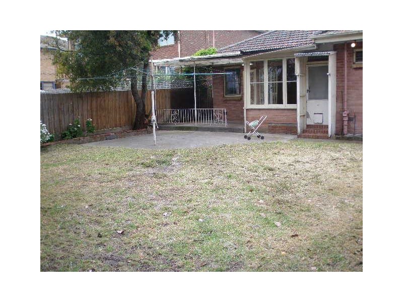 2  Strathearn Avenue, Murrumbeena VIC 3163