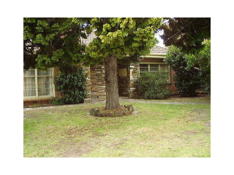 2  Strathearn Avenue, Murrumbeena VIC 3163