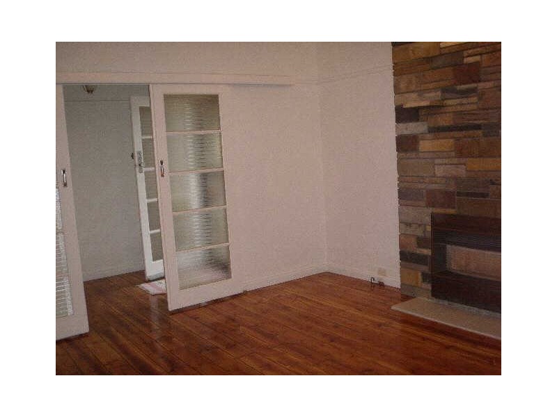 2  Strathearn Avenue, Murrumbeena VIC 3163