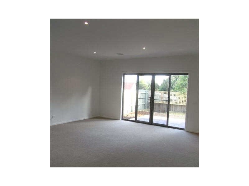 2/73 Waverley Road, Chadstone VIC 3148