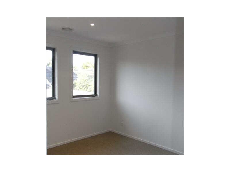 2/73 Waverley Road, Chadstone VIC 3148