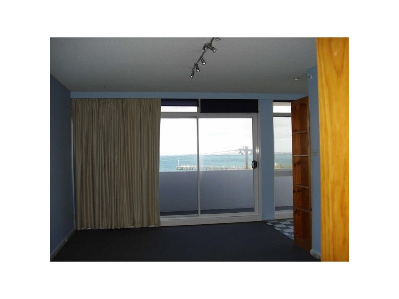 2B/12  Marine Parade, St Kilda VIC 3182