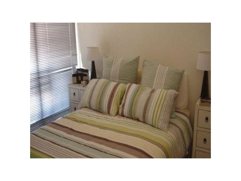 2/12  Pakington Street, St Kilda VIC 3182