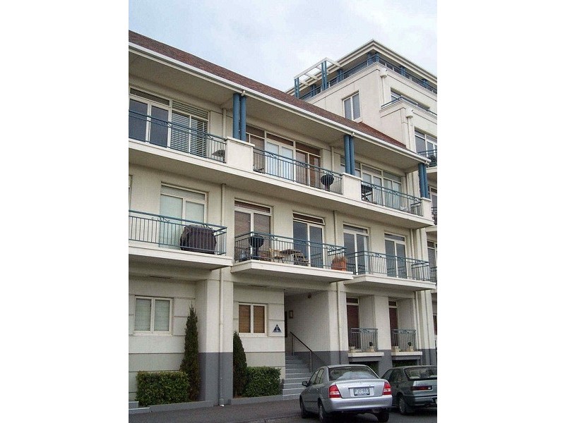202/12  Princes Street, Port Melbourne VIC 3207