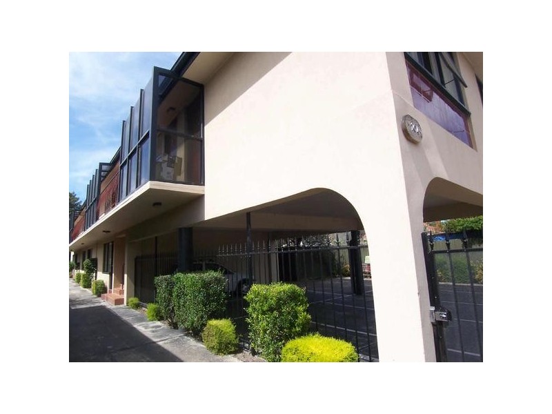 4/104  Alexandra Place, St Kilda East VIC 3183