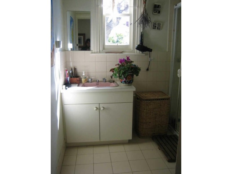 8  Lawson Street, Elwood VIC 3184