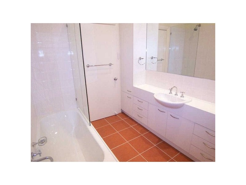 1/313  Barkly Street, St Kilda VIC 3182