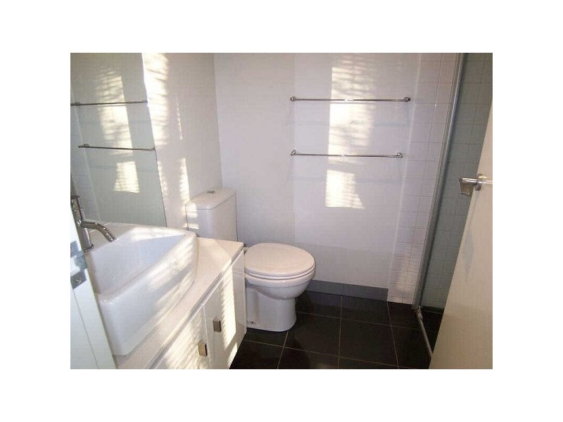 10/568  New Street, Brighton VIC 3186