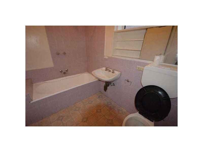 4/18  Robe Street, St Kilda VIC 3182